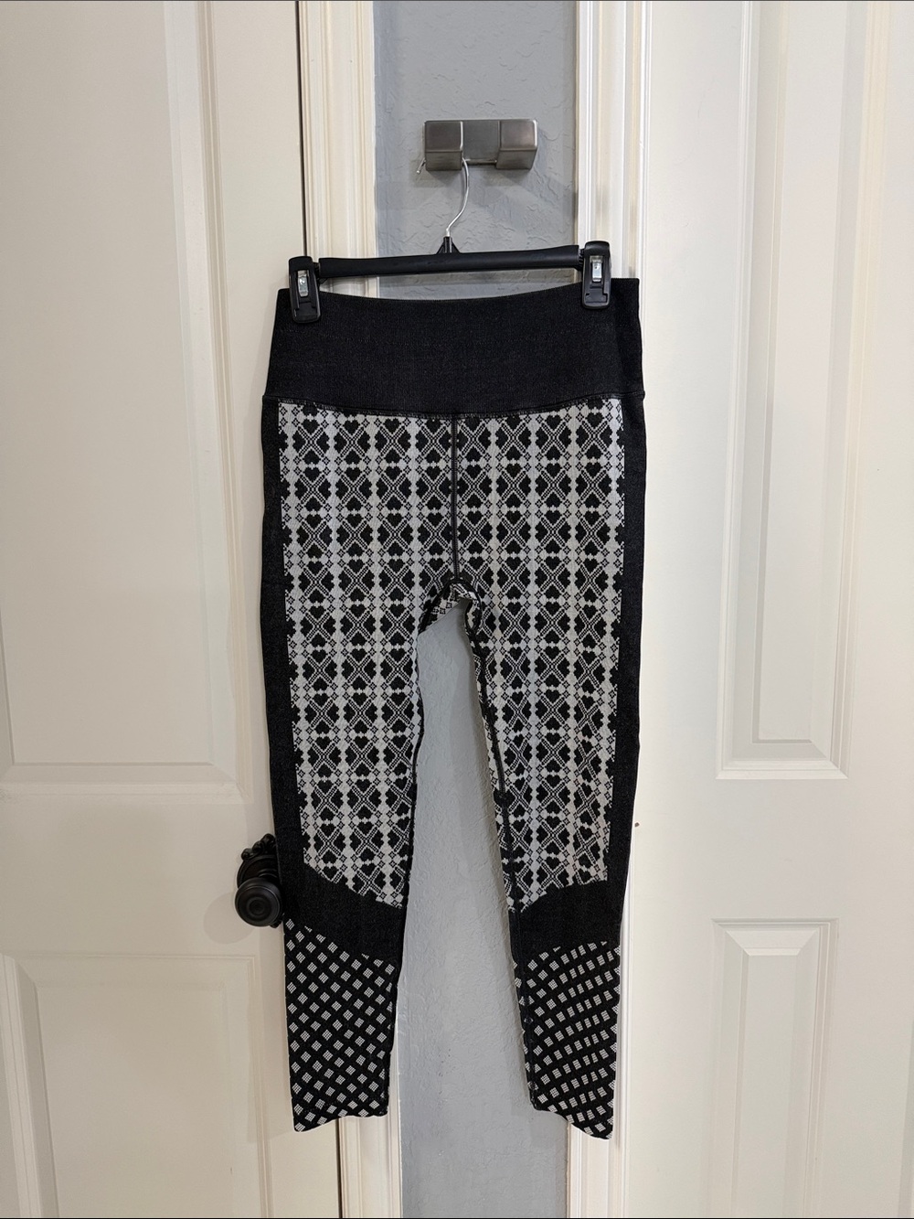 all in motion Black and White Geometric Knit Kids Leggings